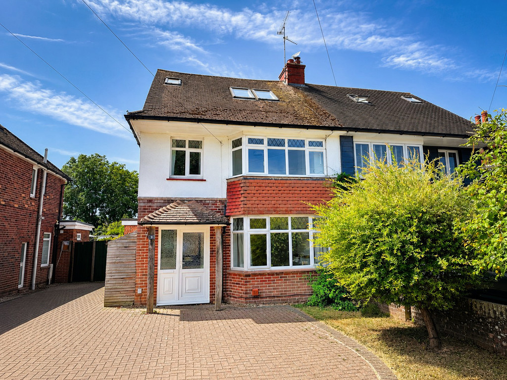 4 bed Semi Detached for rent in Horsham. From Martin & Co - Horsham 4 bed Semi Detached for rent in Horsham. From Martin & Co - Horsham