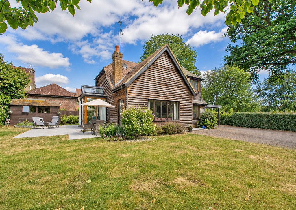 4 bed Detached for rent in Horsham. From Martin & Co - Horsham 4 bed Detached for rent in Horsham. From Martin & Co - Horsham