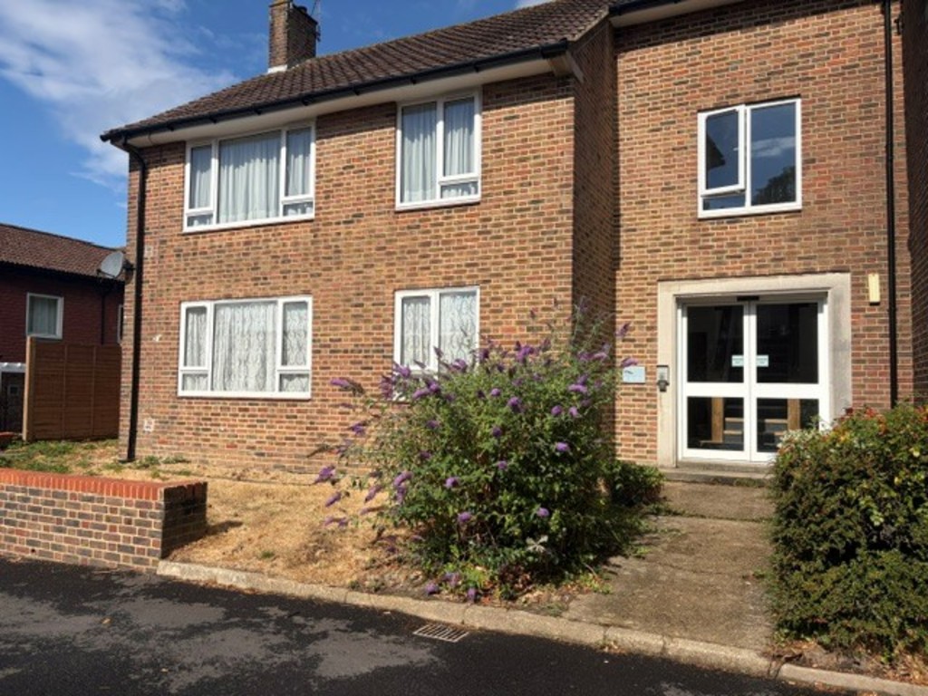 1 bed Ground Floor Flat for rent in Horsham. From Martin & Co - Horsham 1 bed Ground Floor Flat for rent in Horsham. From Martin & Co - Horsham