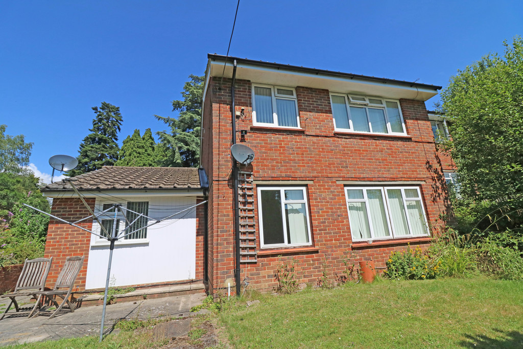 1 bed House Share for rent in Colgate. From Martin & Co - Horsham 1 bed House Share for rent in Colgate. From Martin & Co - Horsham