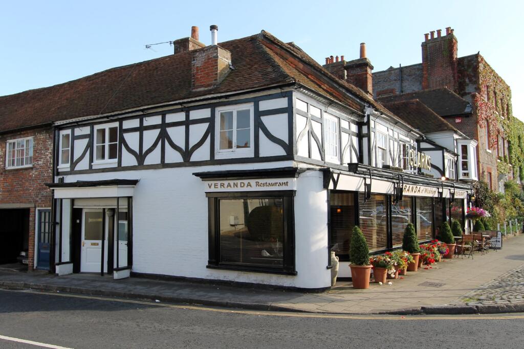 1 bed 1st Floor Flat for rent in Wickham. From Byrne Runciman - Wickham
