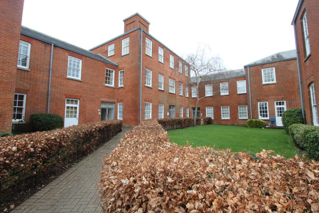 2 bed 1st Floor Flat for rent in Knowle. From Byrne Runciman - Wickham