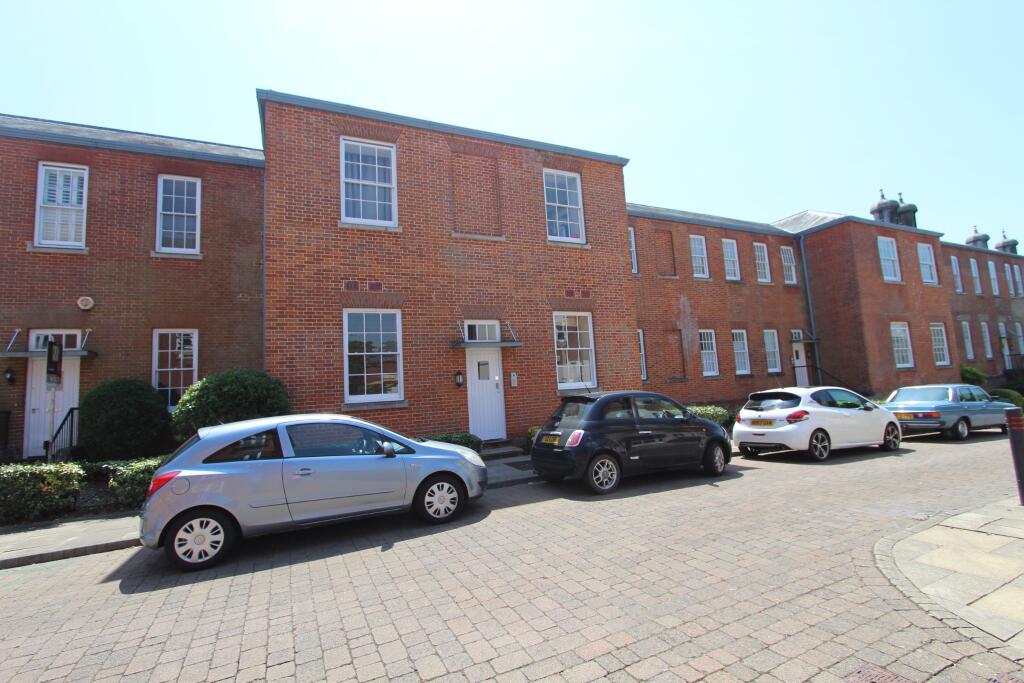 2 bed 1st Floor Flat for rent in Knowle. From Byrne Runciman - Wickham