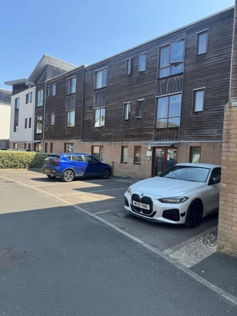 2 bed 1st Floor Flat for rent in Chippenham. From C J Residential - Trowbridge