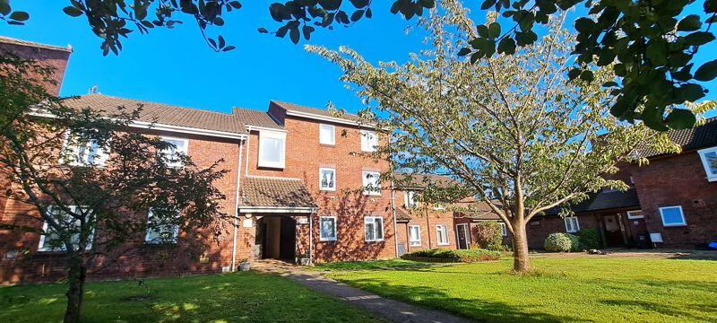 2 bed 1st Floor Flat for rent in Frome. From C J Residential - Trowbridge 2 bed 1st Floor Flat for rent in Frome. From C J Residential - Trowbridge