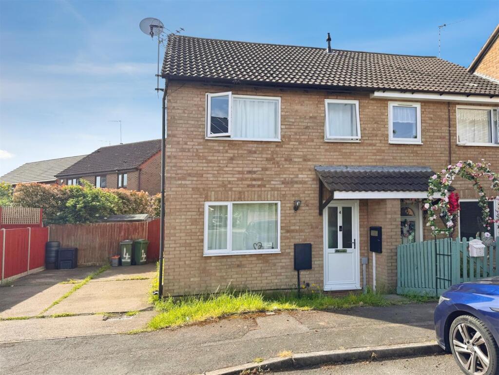 3 bed Town House for rent in Narborough. From Carlton Estates - Narborough