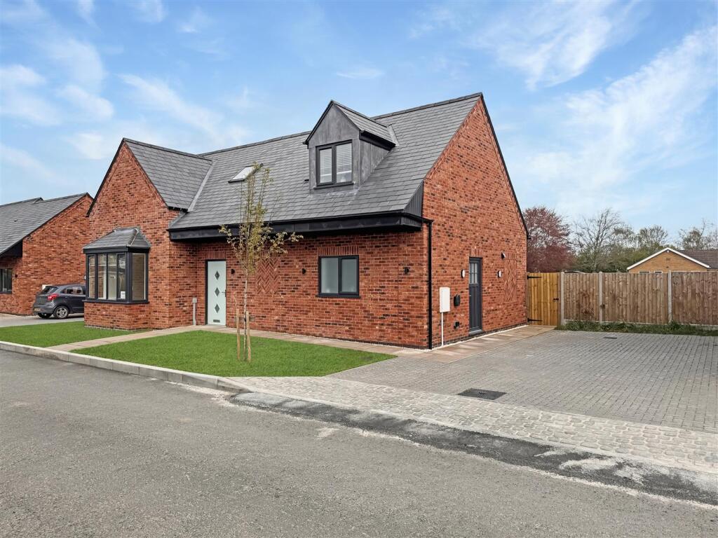 3 bed Detached for rent in . From Carlton Estates - Narborough