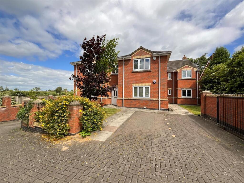2 bed 1st Floor Flat for rent in Sapcote. From Carlton Estates - Narborough