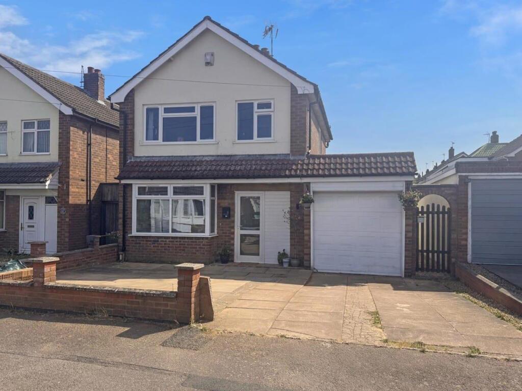 3 bed Detached for rent in Leicester. From Carlton Estates - Narborough