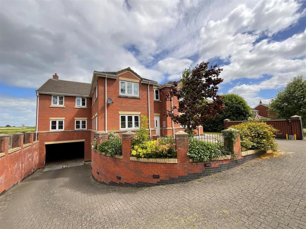 2 bed 1st Floor Flat for rent in Sapcote. From Carlton Estates - Narborough