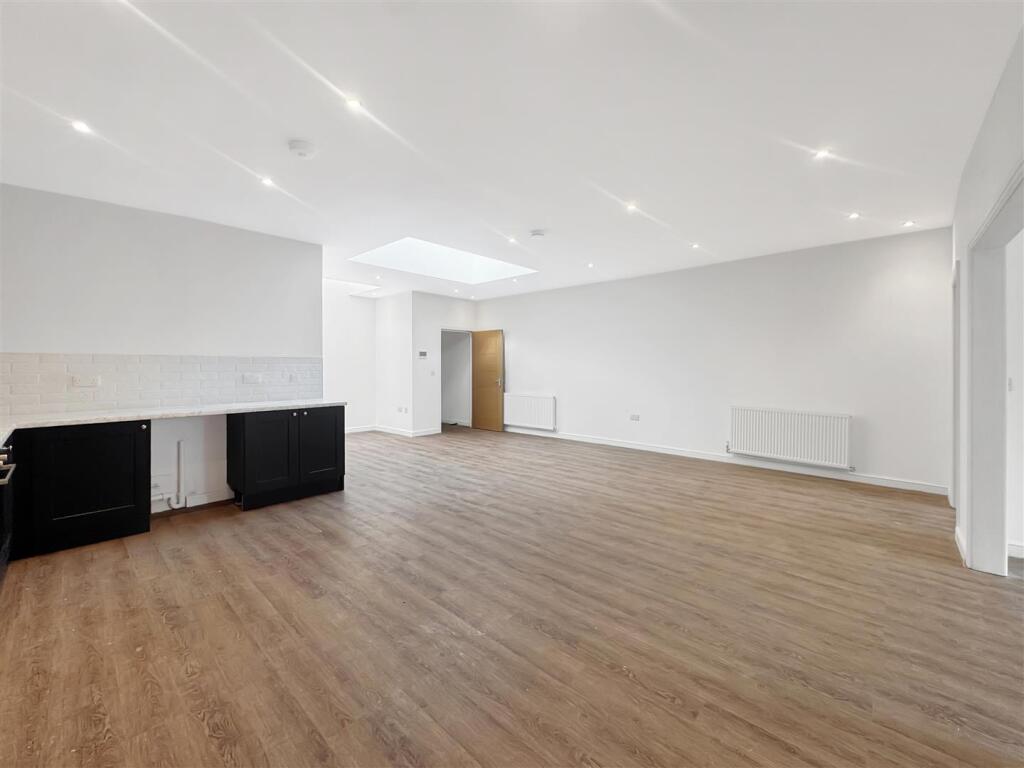 2 bed 1st Floor Flat for rent in Hinckley. From Carlton Estates - Narborough