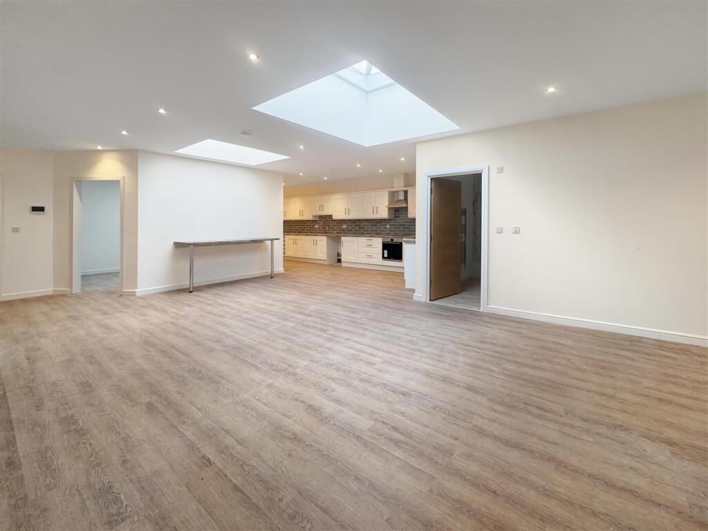 2 bed 1st Floor Flat for rent in Hinckley. From Carlton Estates - Narborough
