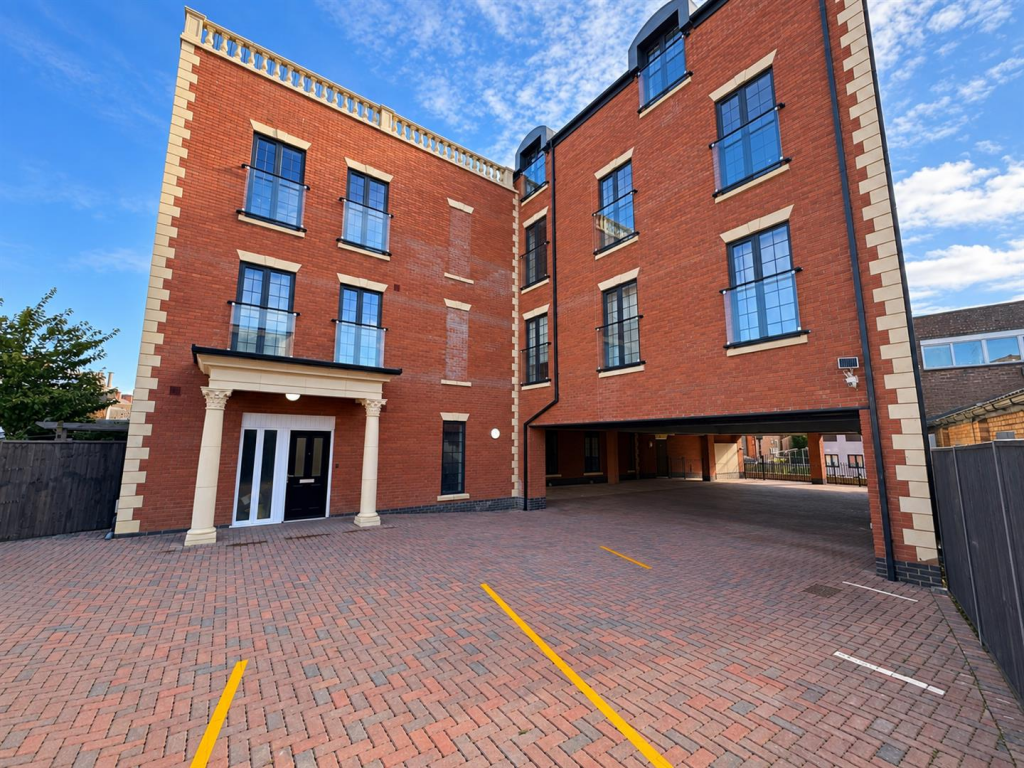 3 bed House Share for rent in Hinckley. From Carlton Estates - Narborough