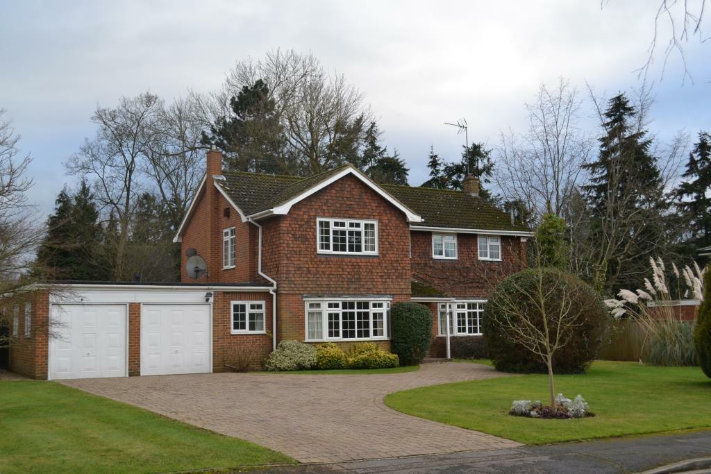 5 bed Detached House for rent in Stoke D'Abernon. From Martin & Wheatley
