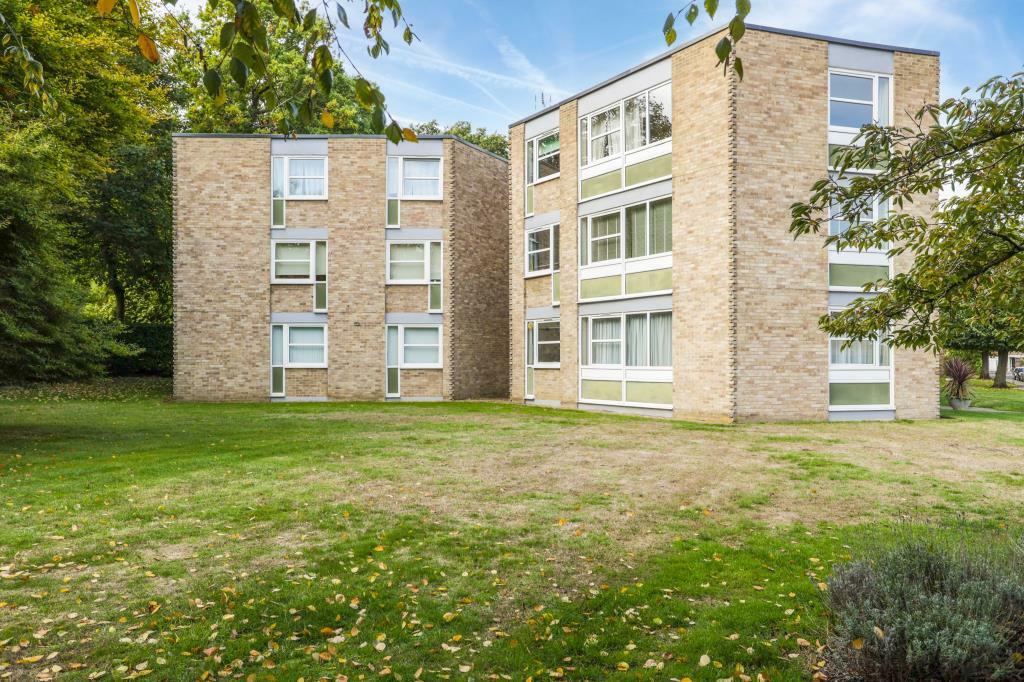 2 bed Apartment for rent in Weybridge. From Martin & Wheatley