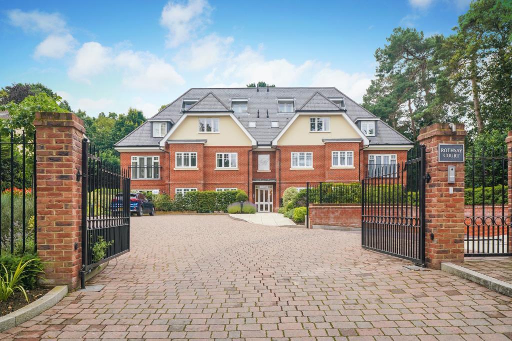 2 bed Apartment for rent in Weybridge. From Martin and Wheatley - Weybridge Lettings