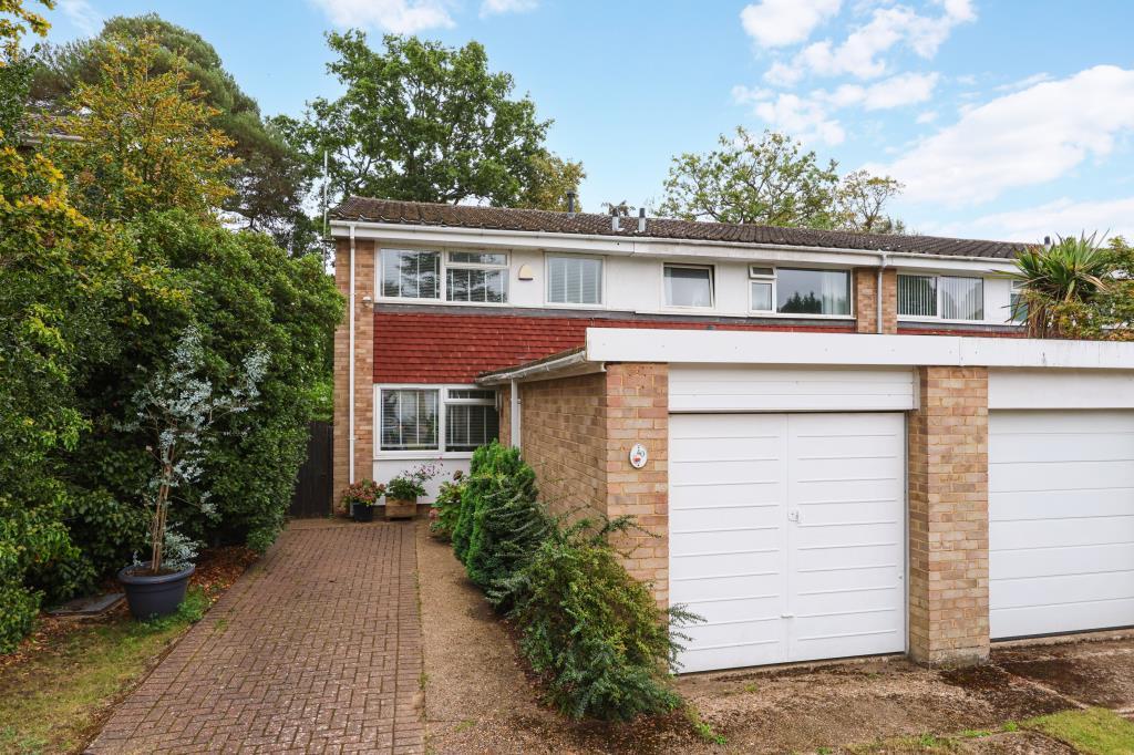 3 bed Mid Terraced House for rent in Walton-on-Thames. From Martin and Wheatley - Weybridge Lettings