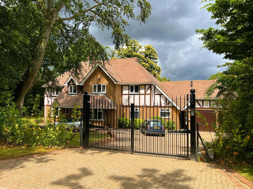 5 bed Detached for rent in Weybridge. From Martin and Wheatley - Weybridge Lettings