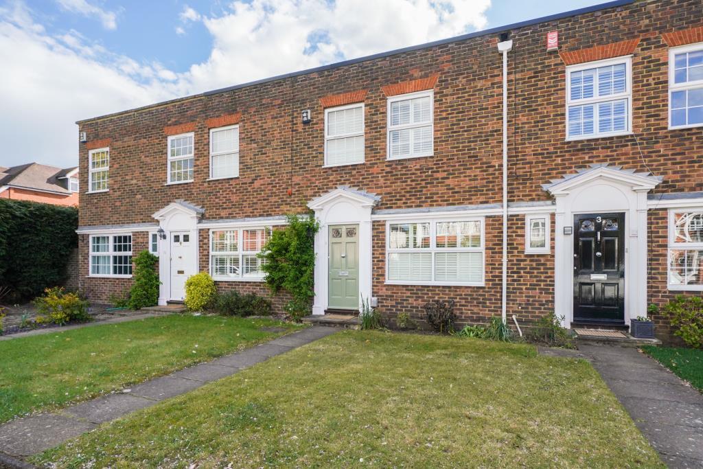 3 bed Mid Terraced House for rent in Weybridge. From Martin and Wheatley - Weybridge Lettings