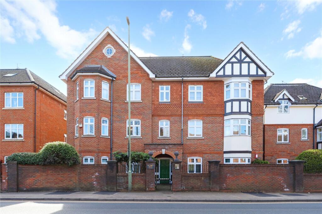 2 bed Apartment for rent in Weybridge. From Martin and Wheatley - Weybridge Lettings