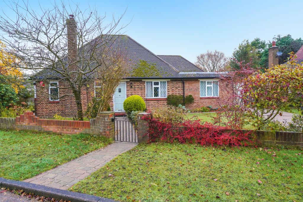 2 bed Bungalow for rent in Walton-on-Thames. From Martin and Wheatley - Weybridge Lettings