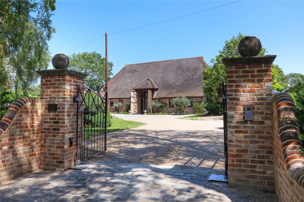 5 bed Detached for rent in Ripley. From Martin and Wheatley - Weybridge Lettings 5 bed Detached for rent in Ripley. From Martin and Wheatley - Weybridge Lettings
