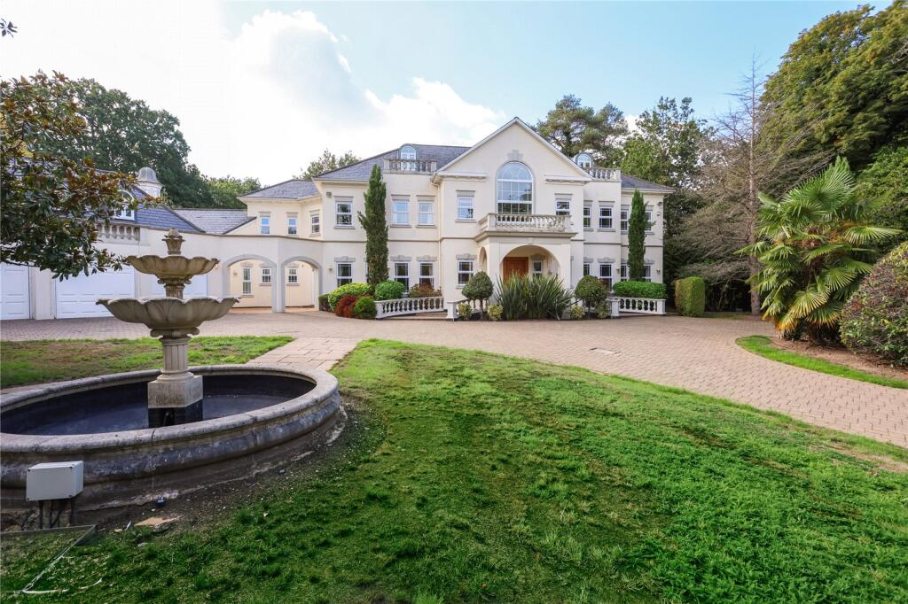 7 bed Detached for rent in Weybridge. From Martin and Wheatley - Weybridge Lettings