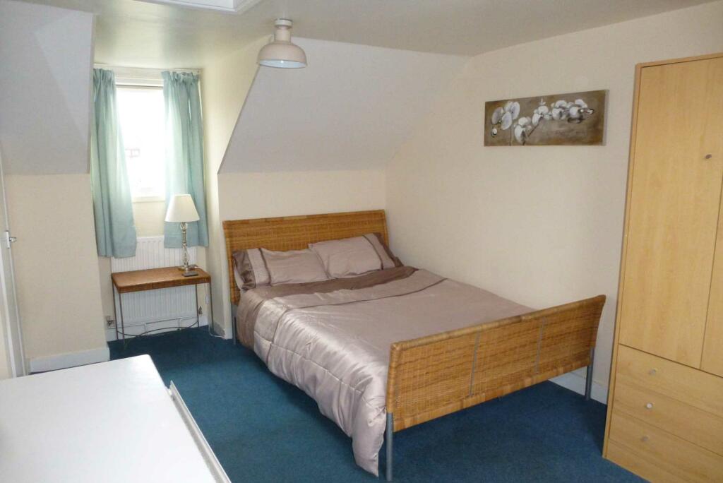 0 bed Studio for rent in Reading. From Martyn Russell