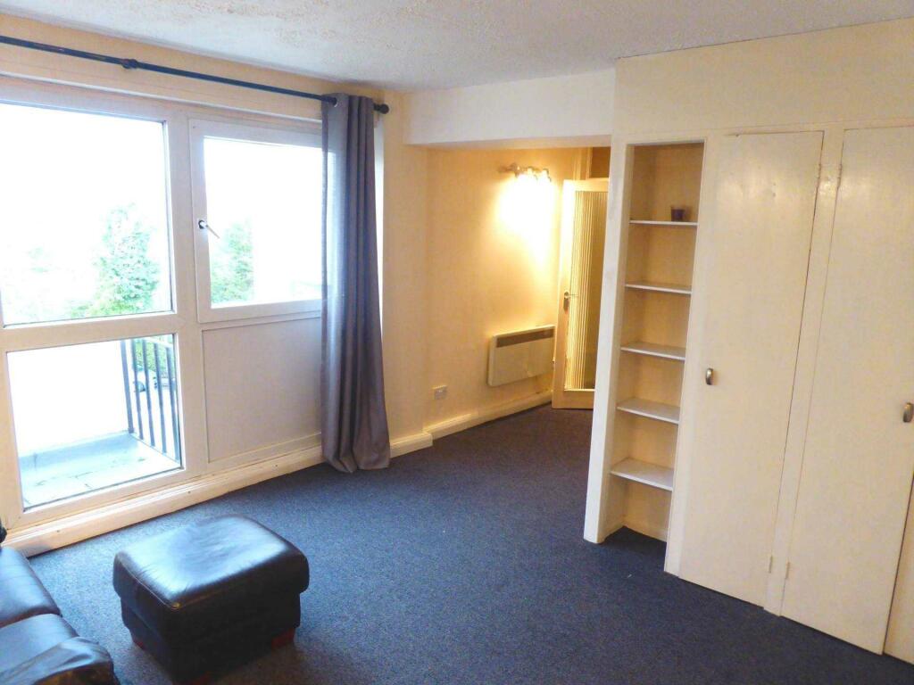 0 bed Flat for rent in Reading. From Martyn Russell