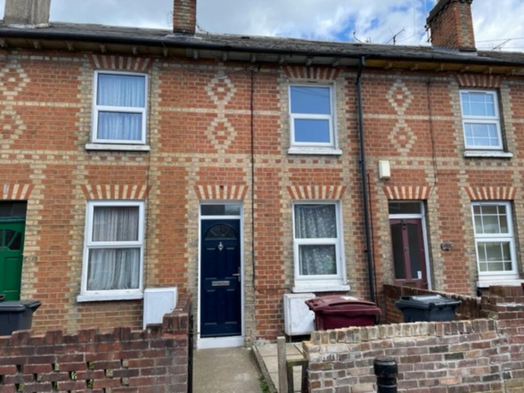 2 bed Mid Terraced House for rent in Reading. From Martyn Russell