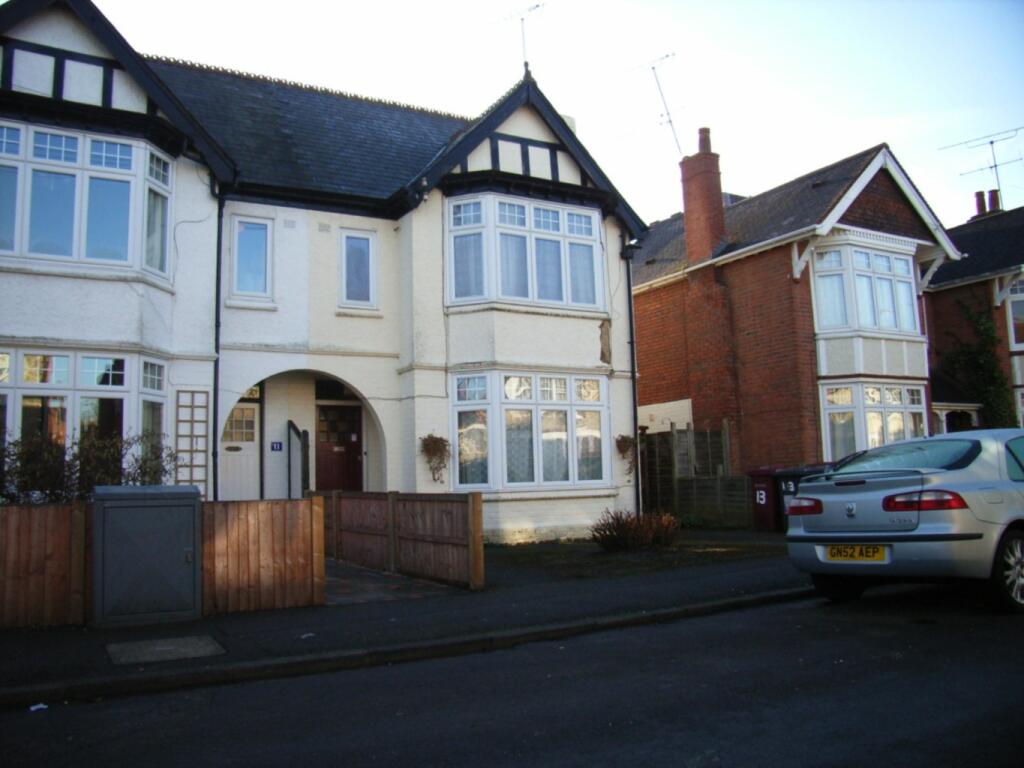 0 bed Studio for rent in Woodley. From Martyn Russell Property Services - Reading