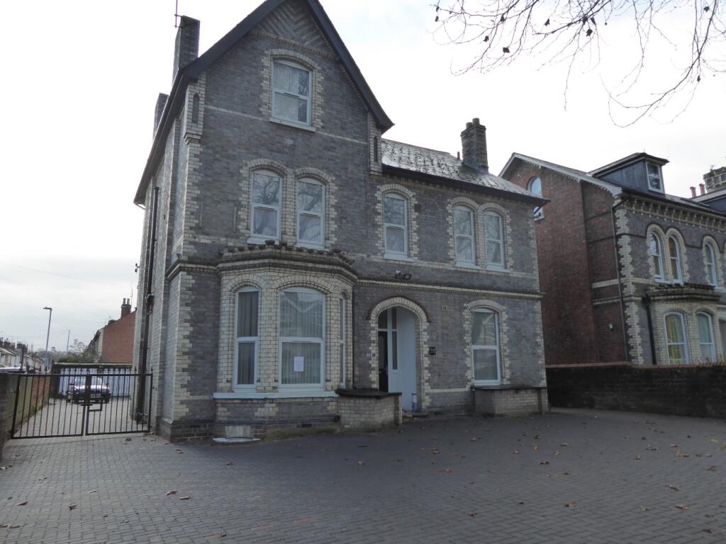 1 bed Detached for rent in Reading. From Martyn Russell Property Services - Reading