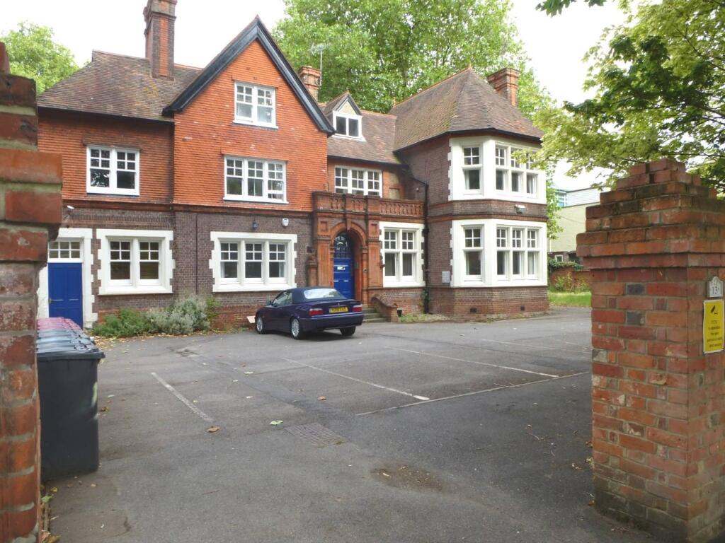 2 bed Apartment for rent in Reading. From Martyn Russell Property Services - Reading