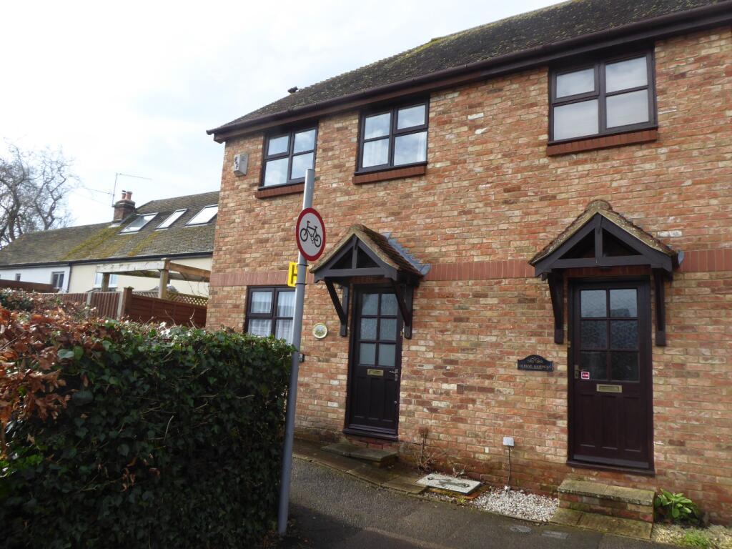 2 bed Semi Detached for rent in Wokingham. From Martyn Russell Property Services - Reading