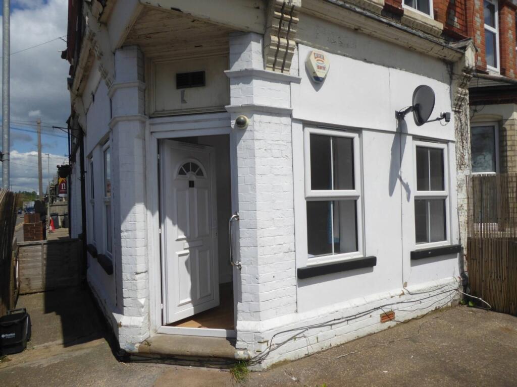1 bed House (unspecified) for rent in Burghfield. From Martyn Russell Property Services - Reading