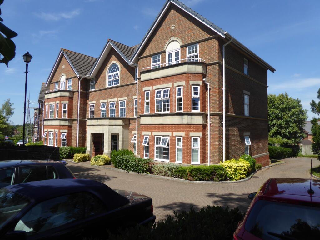 2 bed Apartment for rent in Woodley. From Martyn Russell Property Services - Reading