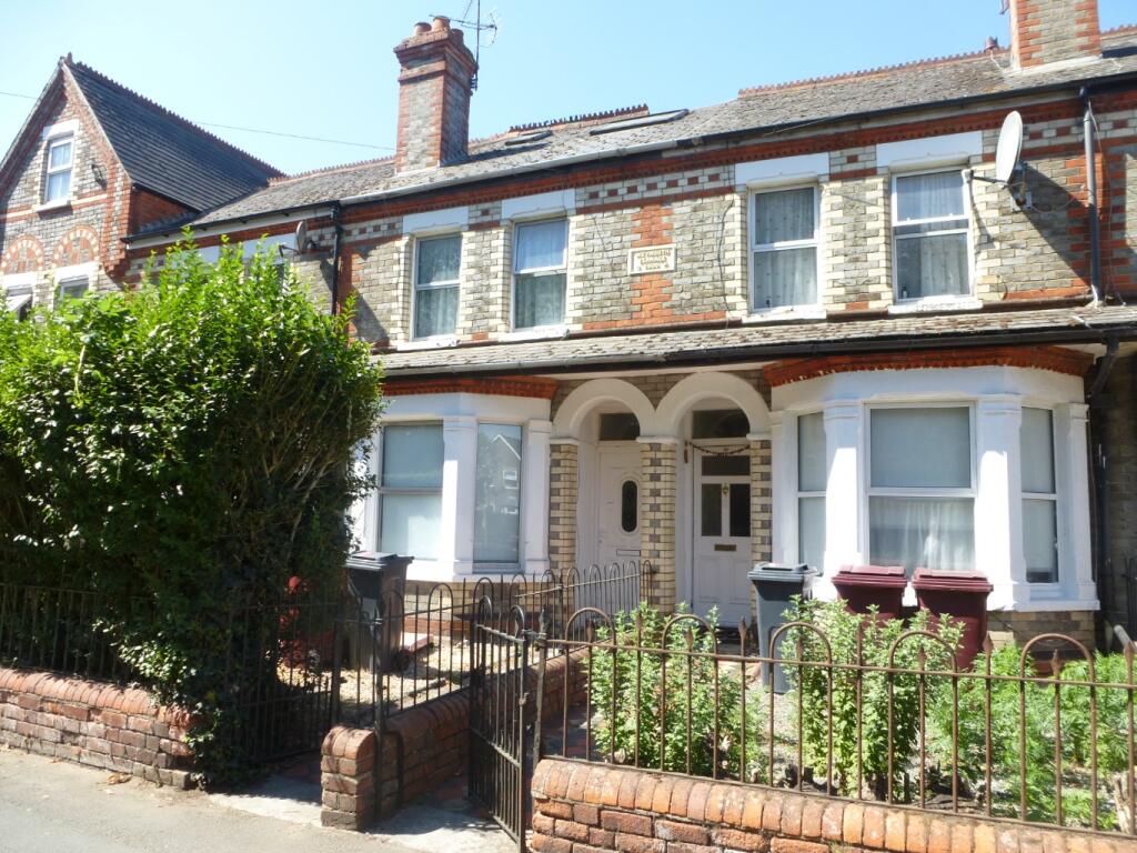 5 bed Mid Terraced House for rent in Shinfield. From Martyn Russell Property Services - Reading 5 bed Mid Terraced House for rent in Shinfield. From Martyn Russell Property Services - Reading