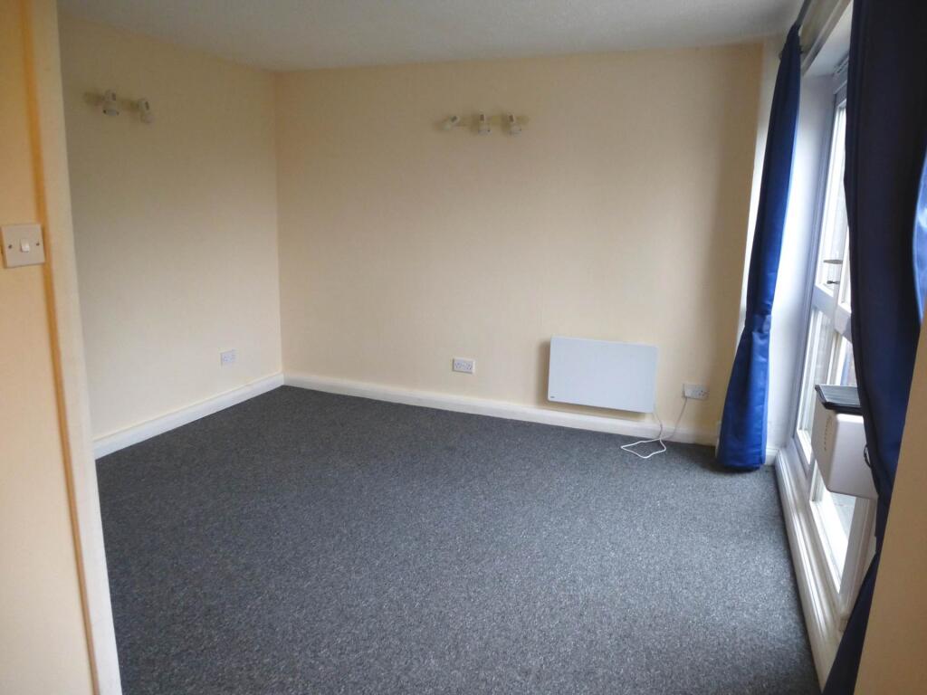 0 bed 1st Floor Flat for rent in Reading. From Martyn Russell Property Services - Reading 0 bed 1st Floor Flat for rent in Reading. From Martyn Russell Property Services - Reading