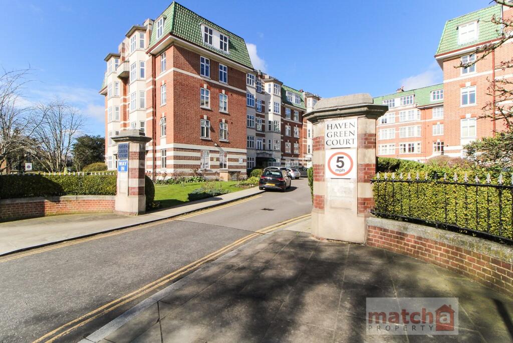 4 bed 1st Floor Flat for rent in Acton. From matchaproperty