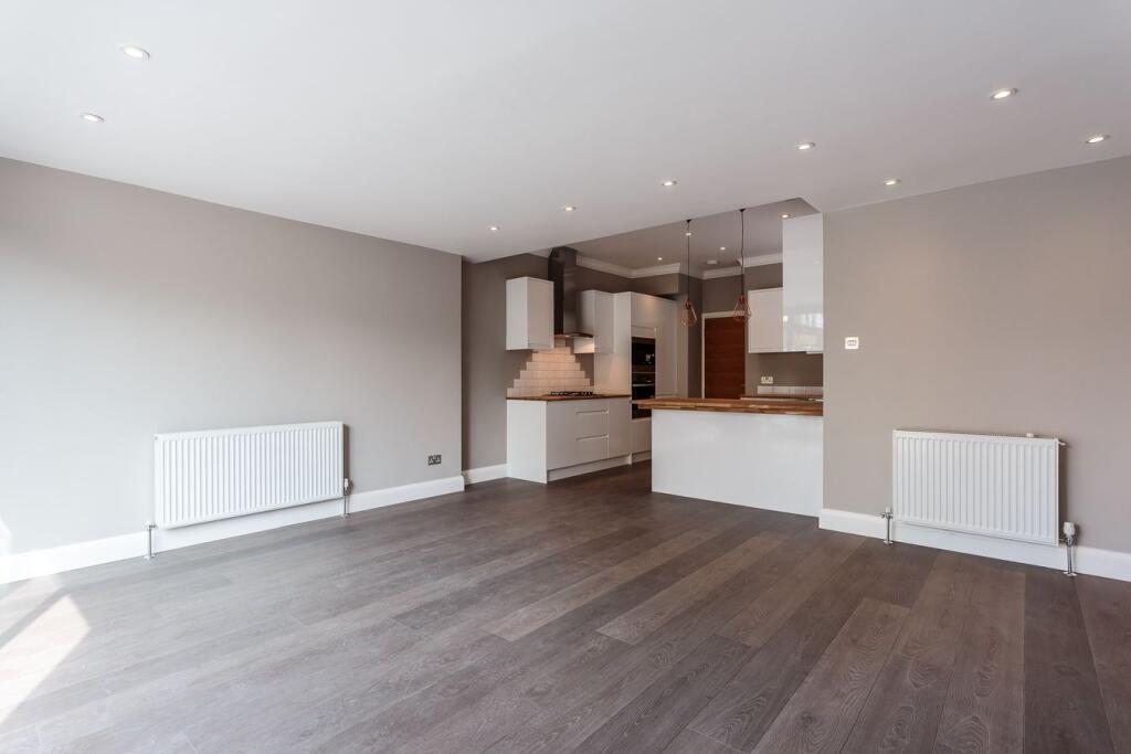 2 bed 1st Floor Flat for rent in Brentford. From matchaproperty