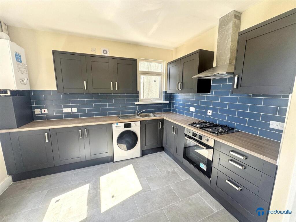 4 bed Apartment for rent in East Ham. From McDowalls - East Ham