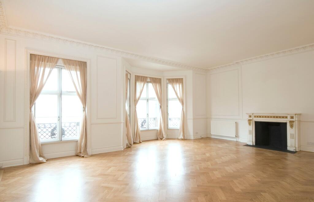 2 bed 1st Floor Flat for rent in London. From McGlashans Property Services