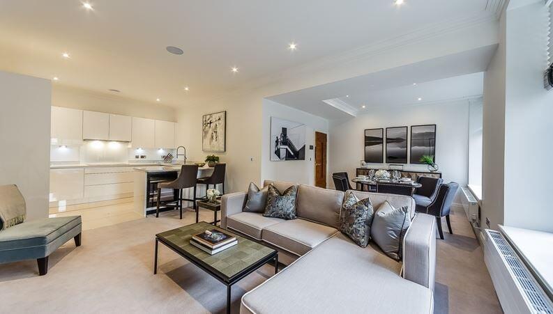 2 bed Apartment for rent in London. From McGlashans Property Services