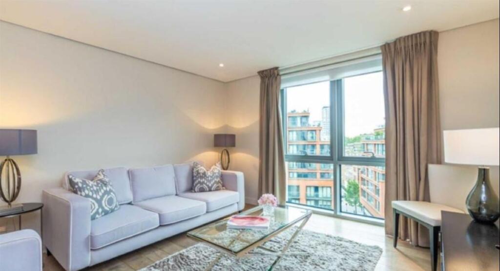3 bed 1st Floor Flat for rent in London. From McGlashans Property Services 3 bed 1st Floor Flat for rent in London. From McGlashans Property Services