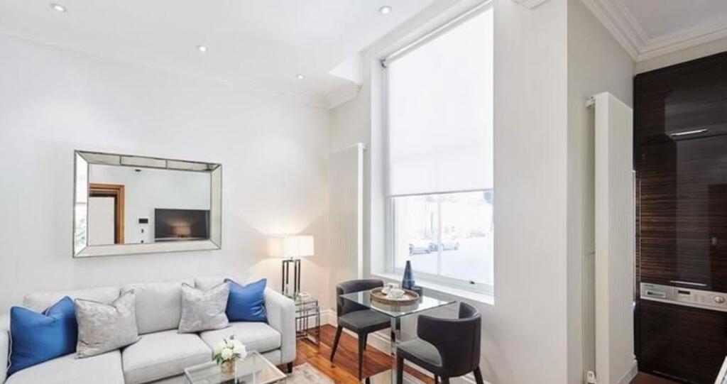 1 bed 1st Floor Flat for rent in London. From McGlashans Property Services