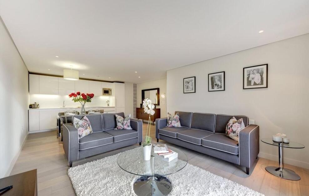 3 bed Apartment for rent in London. From McGlashans Property Services