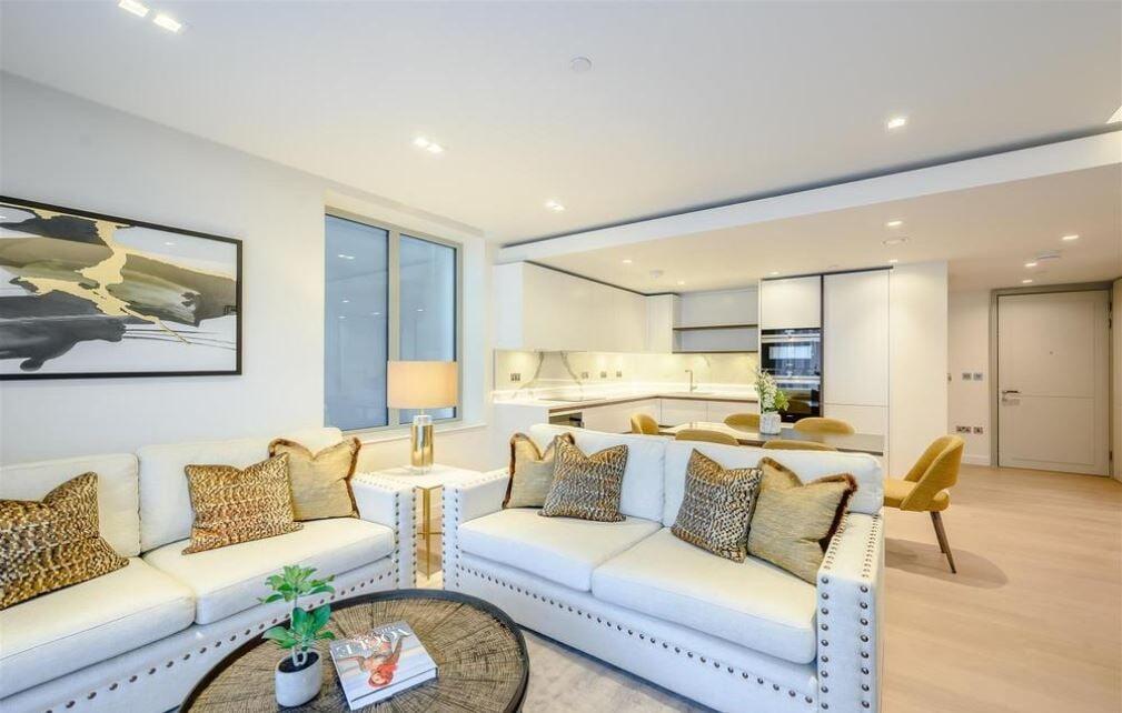 3 bed Apartment for rent in London. From McGlashans Property Services