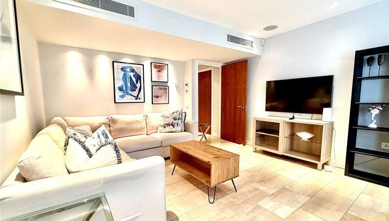 1 bed Apartment for rent in London. From McGlashans Property Services