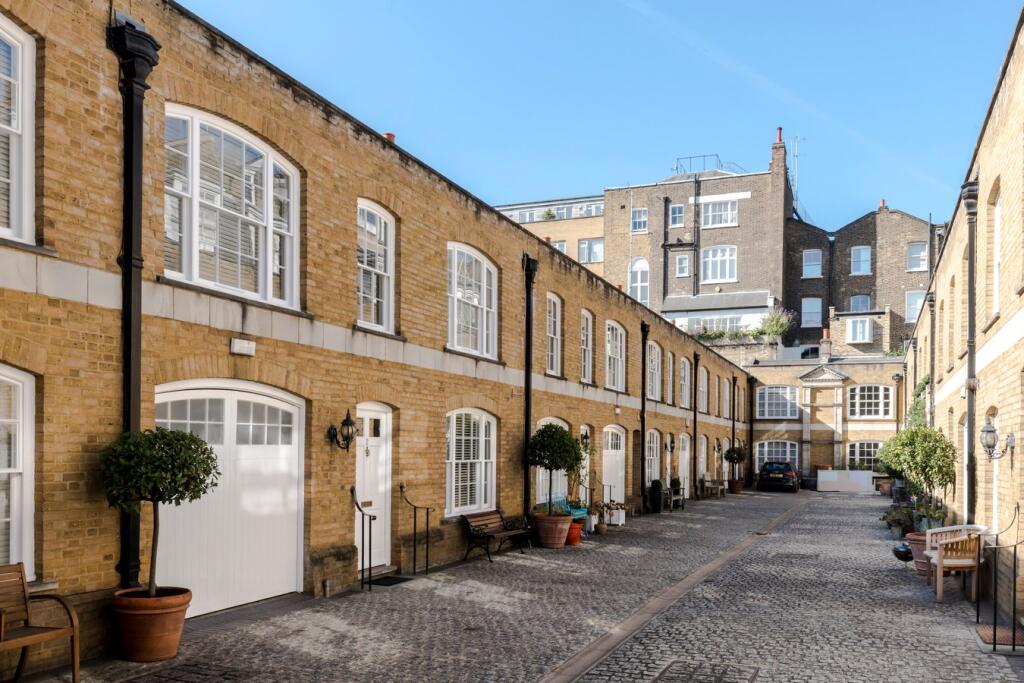 2 bed Mews for rent in London. From McGlashans Property Services