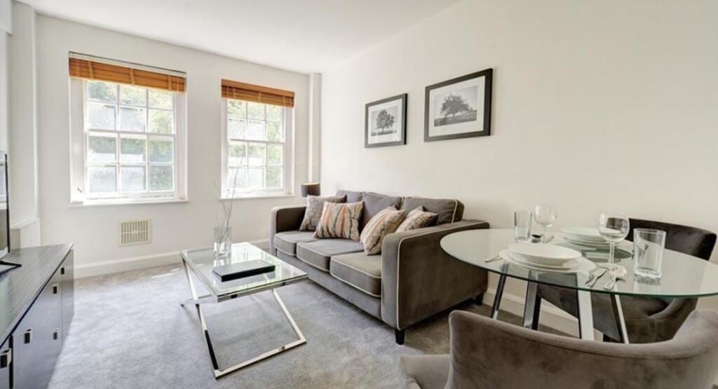 1 bed 1st Floor Flat for rent in Chelsea. From McGlashans Property Services 1 bed 1st Floor Flat for rent in Chelsea. From McGlashans Property Services